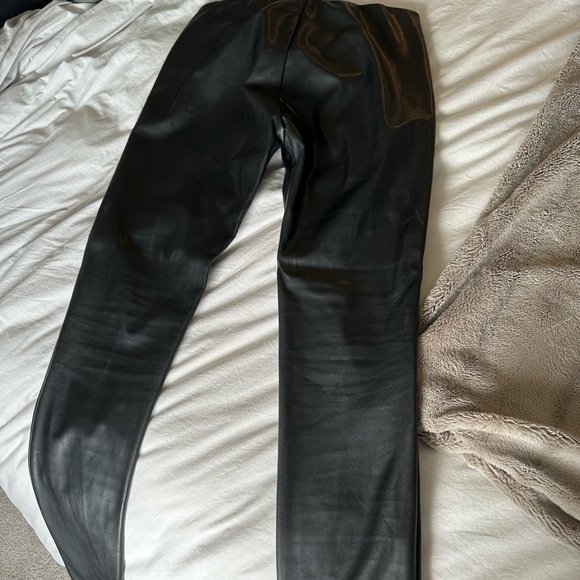 NWOT - Velvet by Graham and Spencer Bernadine Faux leather black leggings size L - Picture 4 of 7